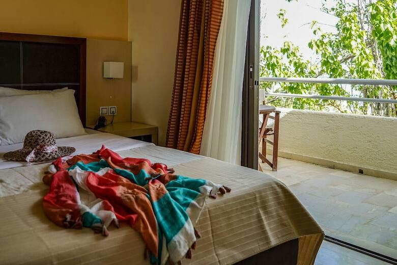 Kokoni Beach Hotel