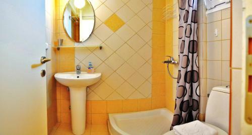 Hostal Dafnes House