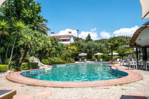 Aparthotel Aristides Hotel