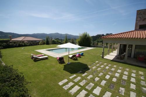 Ponte de Lima Villa Sleeps 12 With Pool And Wifi