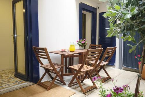 Oporto Wall Apartments
