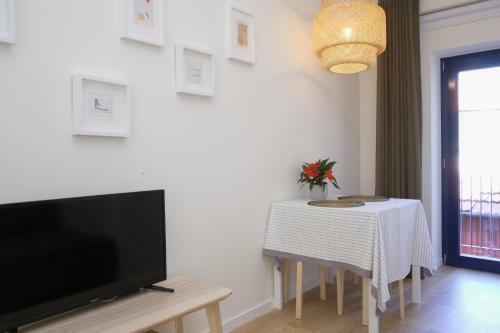 Oporto Wall Apartments