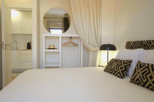 Oporto Wall Apartments