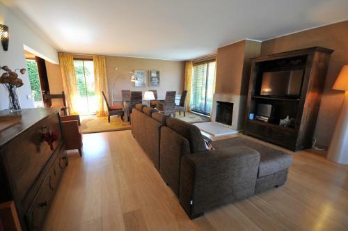 Postimiao Villa Sleeps 6 With Pool And Wifi