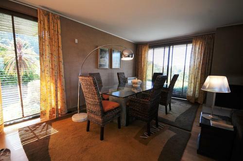 Postimiao Villa Sleeps 6 With Pool And Wifi