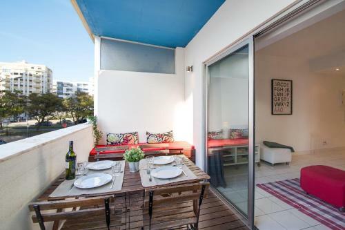 Modern Apartment By The Sea
