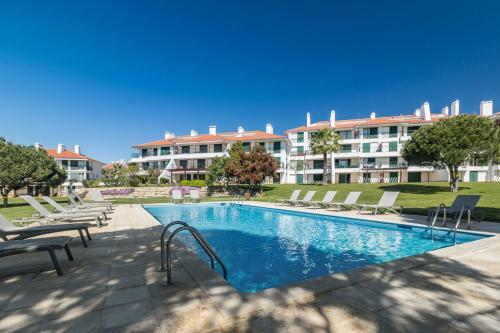 Lovely 2 Bedroom Apartment In Vila Sol Golf Resort