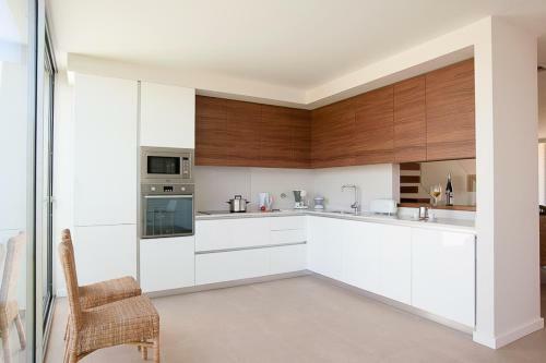 Sagres Villa Sleeps 7 With Pool And Air Con