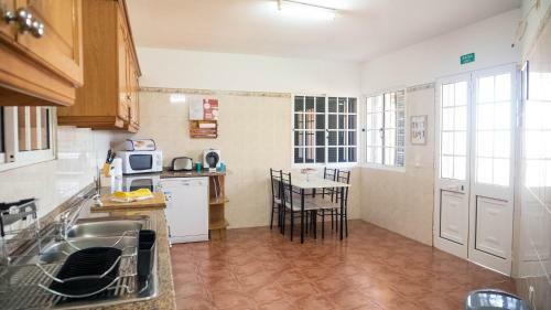 Freitas & Silva Home - Sea View + Garden + Wifi + Bbq