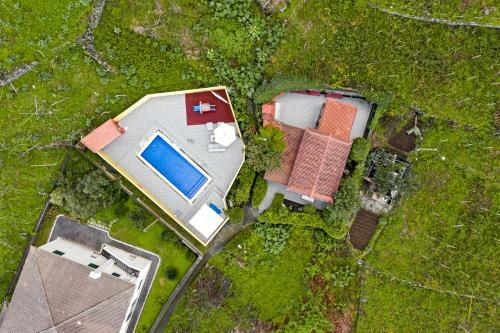 Solar Do Tom�s By An Island Apart