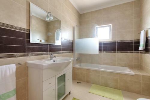 Sesmarias Villa Sleeps 6 Pool Air Con Wifi