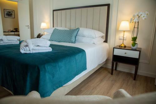 Luna Hotel De T�bua