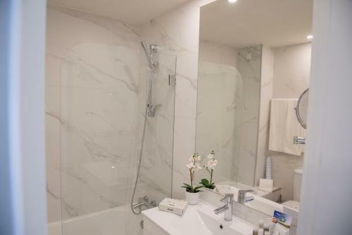 Luna Hotel De T�bua