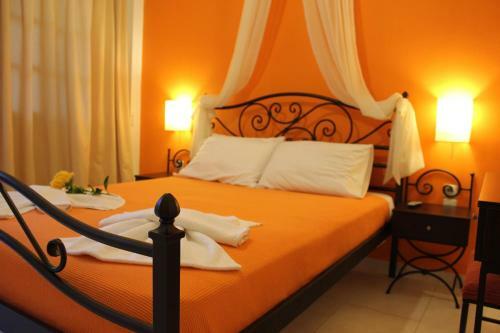 Hostal Morpheas Pension Rooms & Apartments