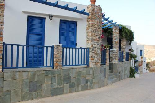 Hostal Morpheas Pension Rooms & Apartments