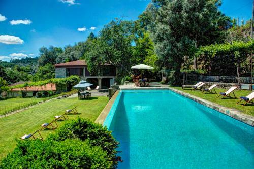 Travassos Villa Sleeps 10 Wifi