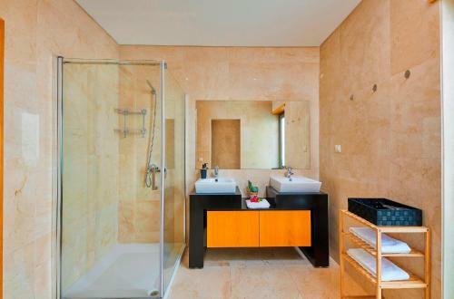 Stylish Apartment In Tavira Centre With Shared Pool