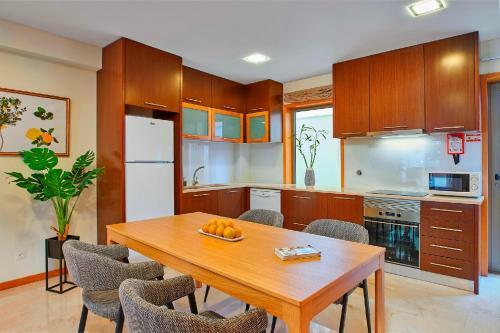 Beautiful Town Centre Apartment With Shared Pool