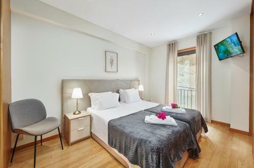 Beautiful Town Centre Apartment With Shared Pool