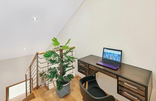 Beautiful Town Centre Apartment With Shared Pool