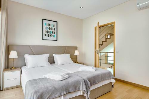 Stunning Townhouse, Shared Pool In Tavira Centre