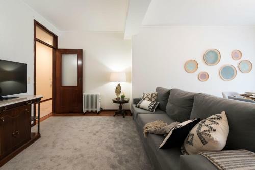 Apartamento Lovelystay - Newly Decorated 2br Flat With Free Parking