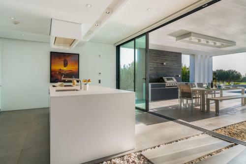 Villa Colinas Do Golfe Lux By Sapvillas