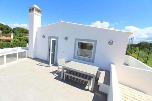 Vale Do Lobo Villa Sleeps 8 Pool Air Con T647635