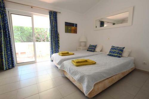 Vale Do Lobo Apartment Sleeps 4 With Air Con