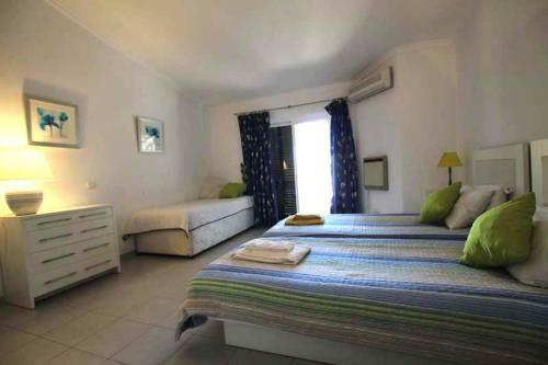 Vale Do Lobo Apartment Sleeps 4 With Air Con