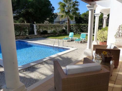 Vale Do Garrao Villa Sleeps 6