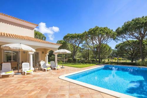 Quinta Do Lago Villa Sleeps 8 With Pool Air Con And Wifi