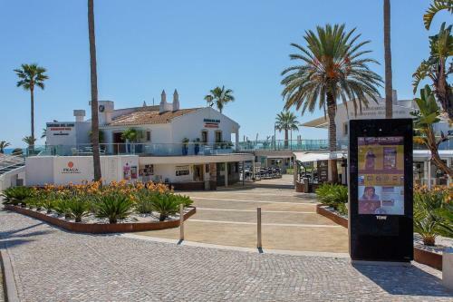 Villa In Vale Do Lobo Sleeps 6
