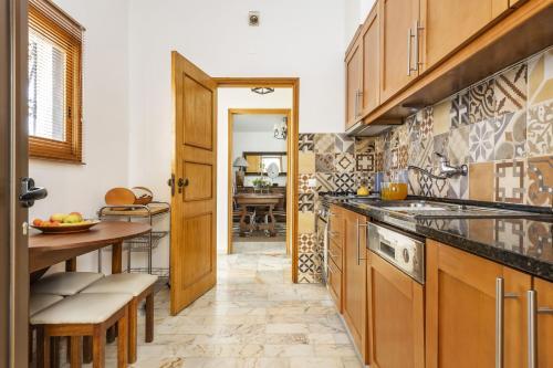 Villa In Vale Do Lobo Sleeps 6 9