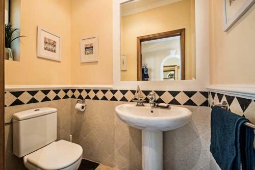 Quinta Do Lago Villa Sleeps 4 With Pool Air Con And Wifi