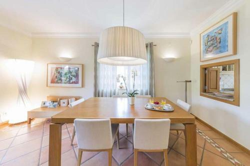 Quinta Do Lago Villa Sleeps 4 With Pool Air Con And Wifi