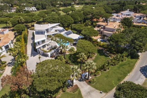 Villa In Quinta Do Lago Sleeps 12