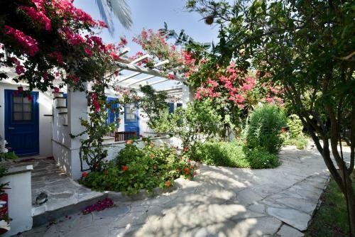 Golden Beach Hotel & Apartments