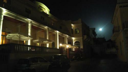 Tinion Hotel