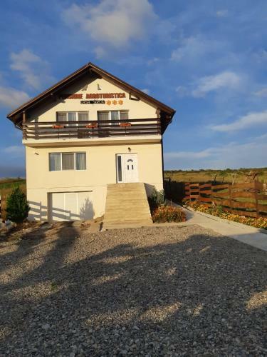 Hostal Pensiunea Agroturistica Casa Sirca