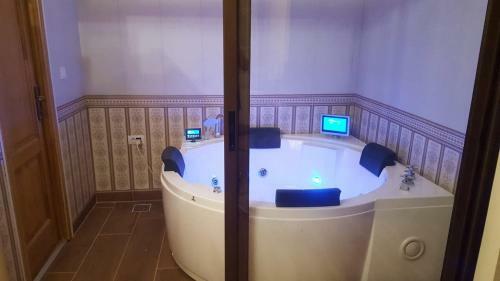 Hostal Zira Residence