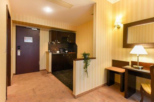 Apartamento Chocolate. Hotel Studio North Bucharest & Free Parking