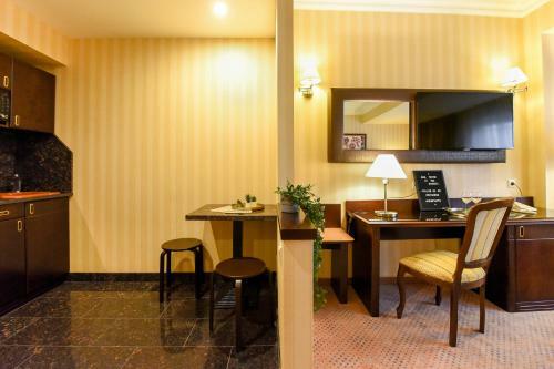 Apartamento Chocolate. Hotel Studio North Bucharest & Free Parking