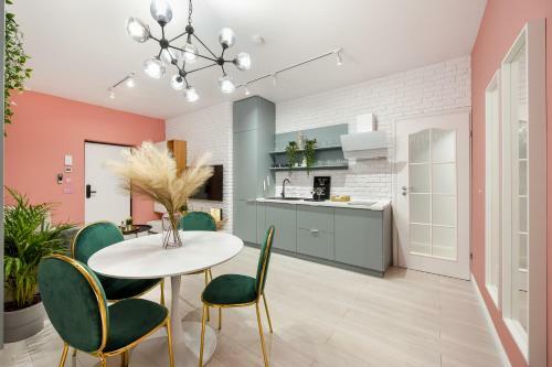 Apartamento Cotton Candy. Luxury Old Town Apt & Free Netflix