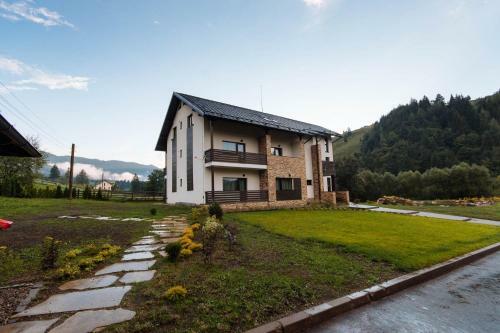 Hostal Comoara Rar?ului