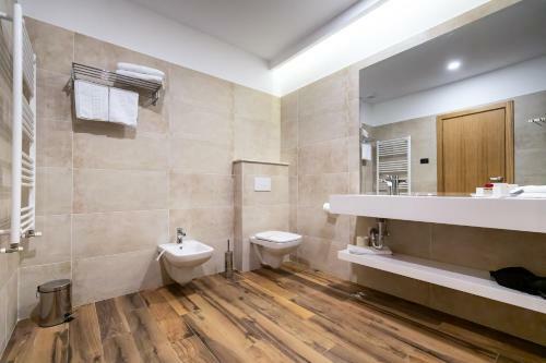 Grand View Hotel & Suites Copou