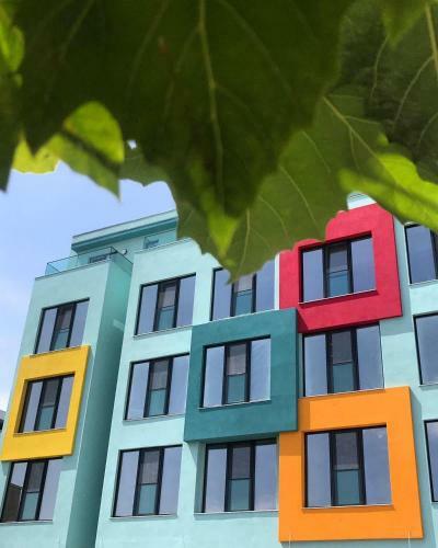 Zip Apartments