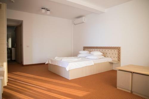 Hotel Salos Beach Resort