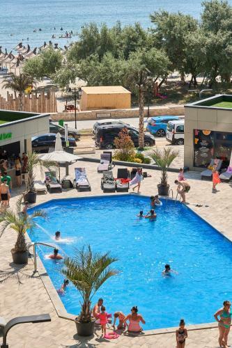 Apartel Dominic