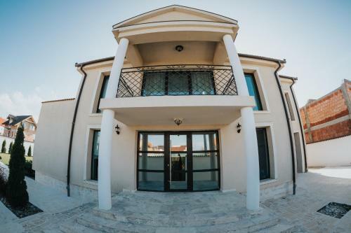 Hostal Carla Residence